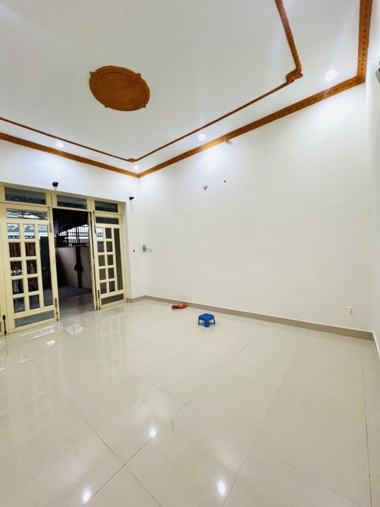 Bán nhà đường Số 2, Tăng Nhơn Phú B, Q9, TP HCM. DT 124m2, 2PN, SH, giá 9.1 tỷ