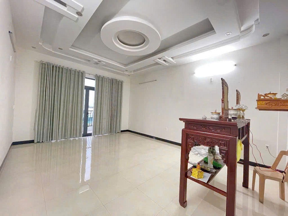 BÁN NHÀ 3 TẦNG ĐƯỜNG 7m5 - KHU ĐÔ THỊ SINH THÁI VEN SÔNG HOÀ XUÂN, KINH DOANH CỰC ĐỈNH