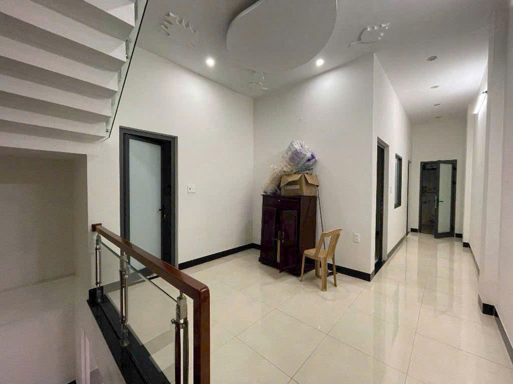 BÁN NHÀ 3 TẦNG ĐƯỜNG 7m5 - KHU ĐÔ THỊ SINH THÁI VEN SÔNG HOÀ XUÂN, KINH DOANH CỰC ĐỈNH