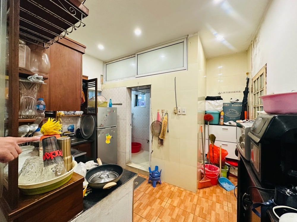 Bán Căn Tập Thể Tây Sơn 42/56m2. tầng 5. giá 4.35 Tỷ Đống Đa Hà