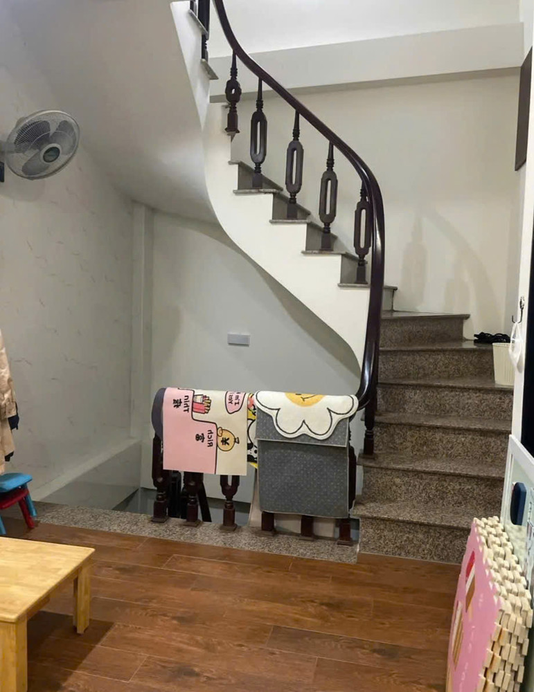 BÁN NHÀ NGUYỄN VĂN HUYÊN, NHÀ ĐẸP Ở NGAY, DÂN TRÍ CAO, NHIỀU TIỆN ÍCH – 5 TẦNG, 9.5 TỶ