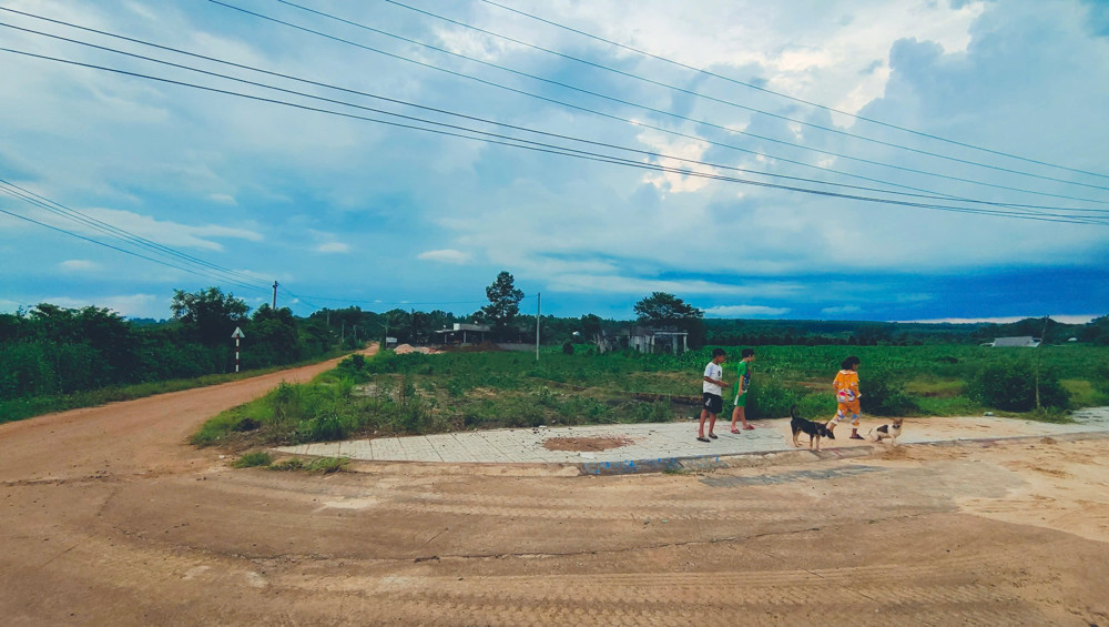 Chủ cần bán góc 2mt nhựa 118m thổ cư vị trí kinh doanh sát bên kcn 450ha