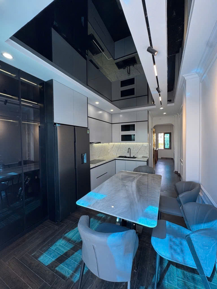 Bán nhà Hào Nam, 7 Tầng Thang Máy, Ngõ Ô tô, Giá: 13.7 Tỷ, Lh: 0396935190