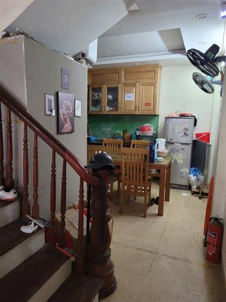 Bán Nhà Lạc Long Quân, 40m, 6 tầng, phân lô xây chắc chắn! 9 ngủ, đường trước nhà 6m!