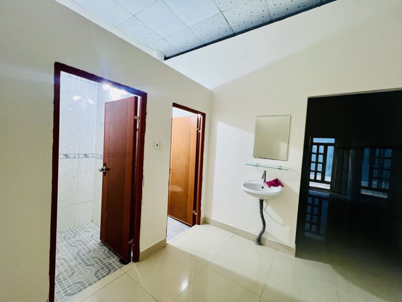 Bán nhà đường Số 2, Tăng Nhơn Phú B, Q9, TP HCM. DT 124m2, 2PN, SH, giá 9.1 tỷ