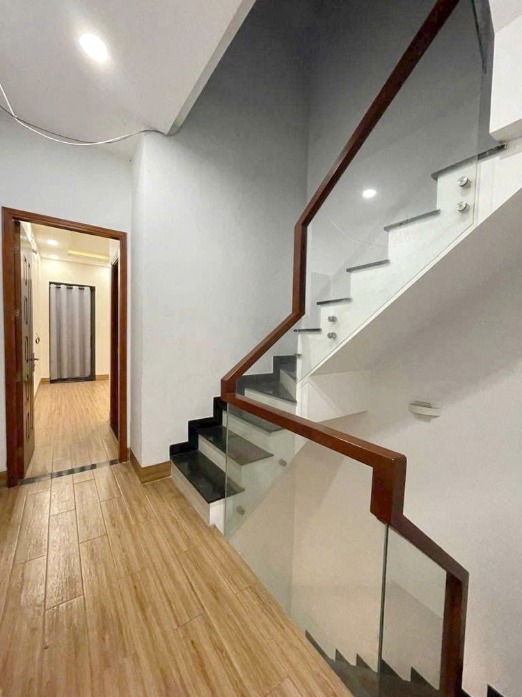 Nhà mặt tiền Hưng Phú P8Q8 chỉ 2p qua Q5, Quận 1