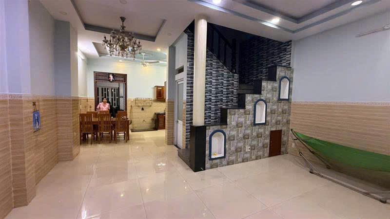 Chủ gấp bán Nhà 4 tầng sát vách Nguyễn Oanh Gò Vấp, 70m2,, 4PN, sổ hồng trao tay, giá hời 6.4 tỷ 