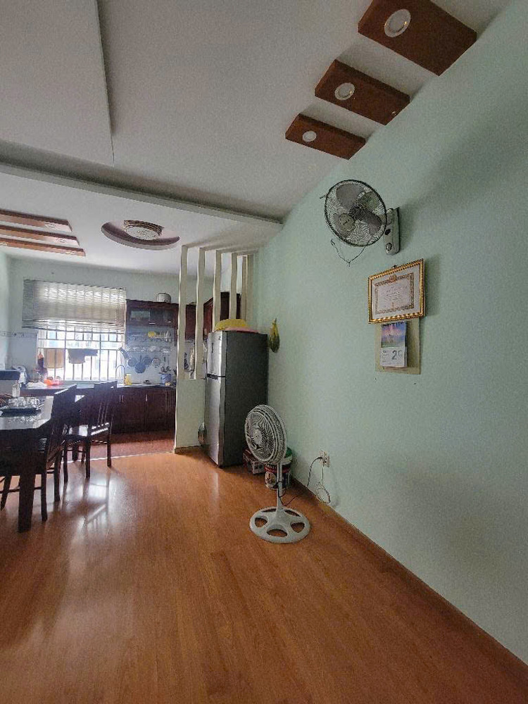 bán nhà 3 tầng Thạnh Lộc 37, 70m2, 3 tầng, 3PN, sổ hồng trao tay, hẻm ô tô thông giá hời chỉ 6.3