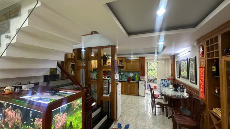 chính chủ bán gấp nhà hẻm thạnh lộc 37, Q.12 DT 81m2, 4 tầng, 6.6 tỷ - sổ hồng trao tay, an cư lạc