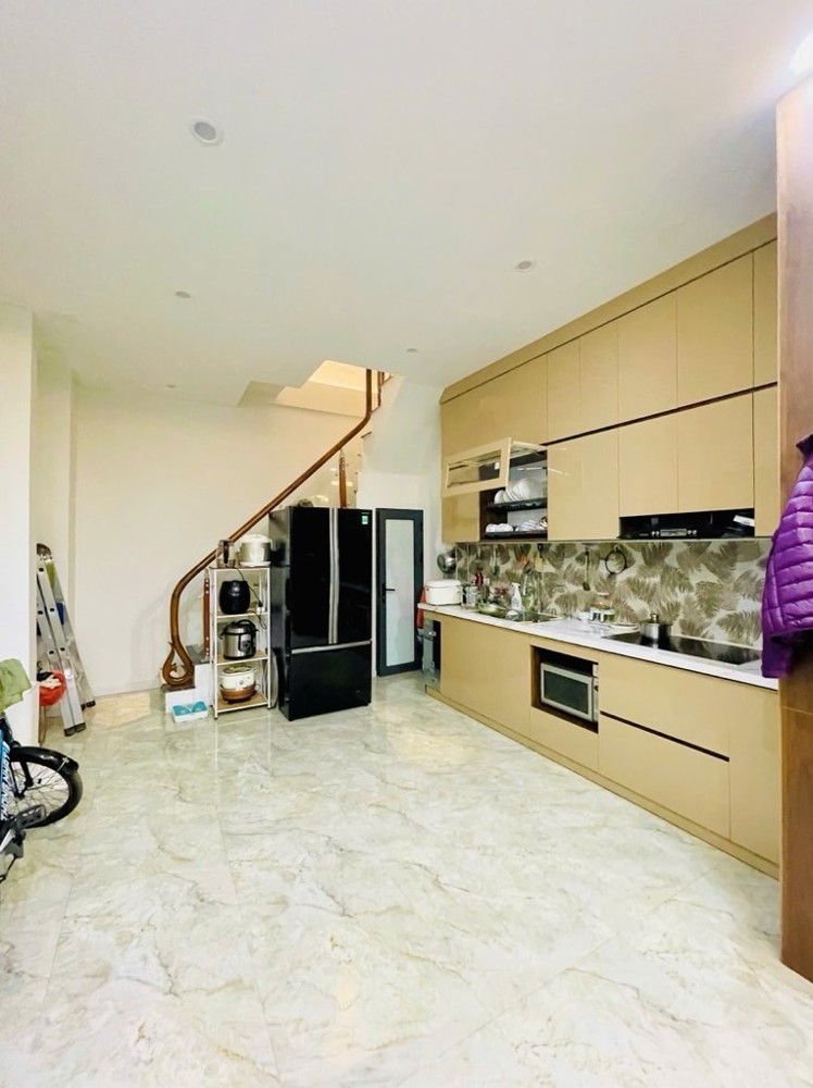 Bán nhà Huỳnh Thúc Kháng_ô tô đỗ cửa_32m2_mt 4m_vuông vắn_giá chào nh 16 tỷ