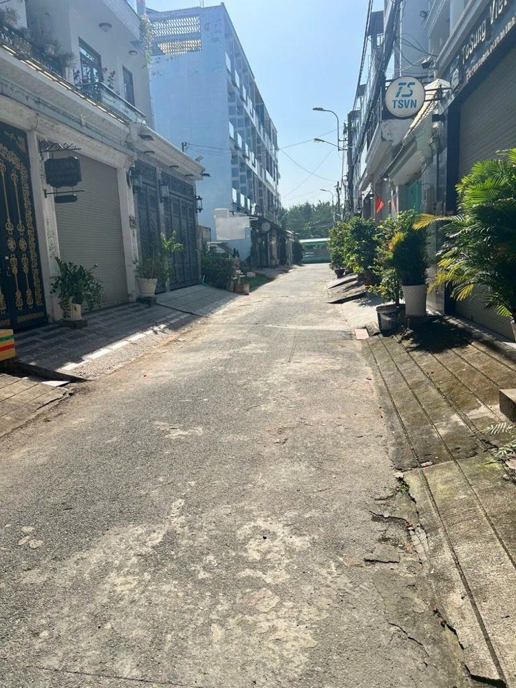 🔥🔥 CHỦ KẸT TIỀN BÁN GẤP – GIẢM SÂU 1,5 TỶ 🔥🔥
🌟 NHÀ ĐẸP,  KHU VIP ĐƯỜNG ĐÀO TÔNG NGUYÊN, NHÀ