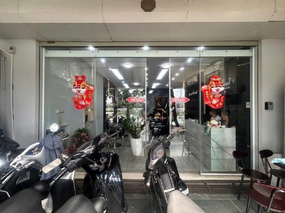 Mặt phố Quỳnh Mai lô góc 2 thoáng ô tô cửa kinh doanh chỉnh nhỉnh 18 tỷ