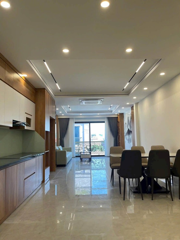 nhà đẹp Thạch Bàn, 6 tầng thang máy, vỉa hè, ôtô tránh, kinh doanh, full nội thất