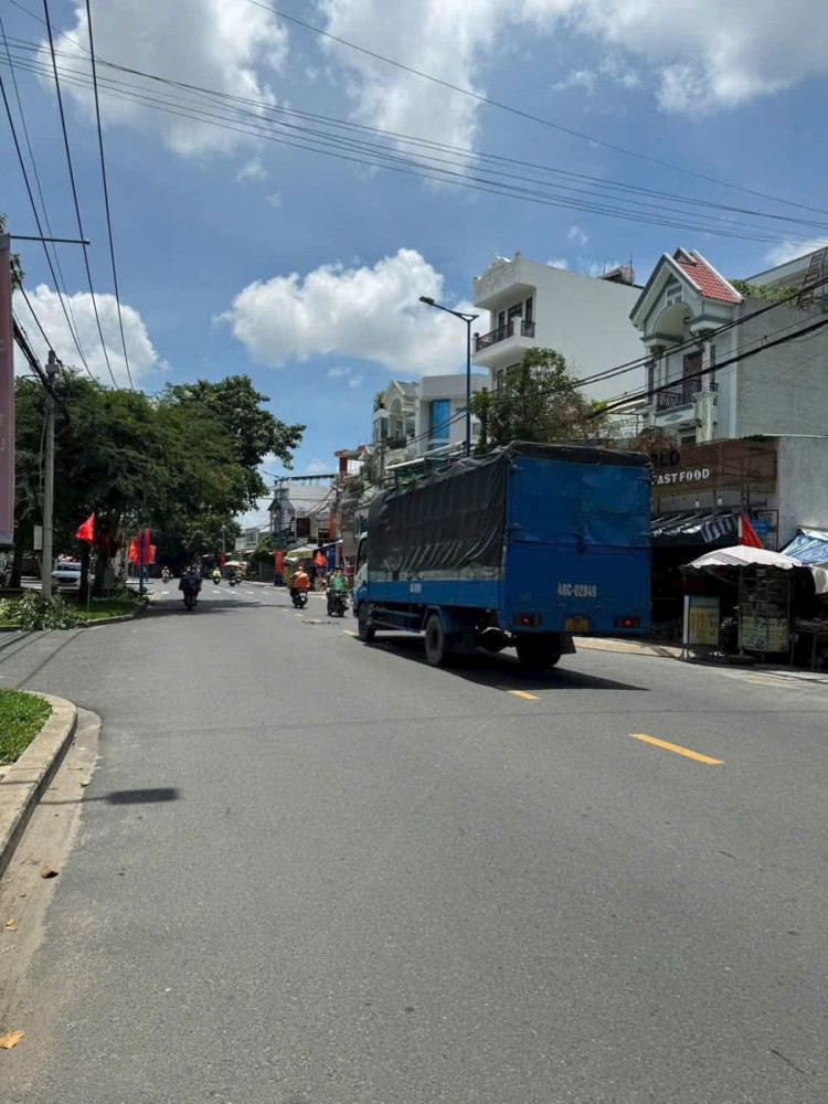 NHÀ (5x30) MẶT TIỀN TRƯƠNG THỊ HOA, Q12  VỊ TRÍ VIP DÒNG TIỀN 20TR/THÁNG!