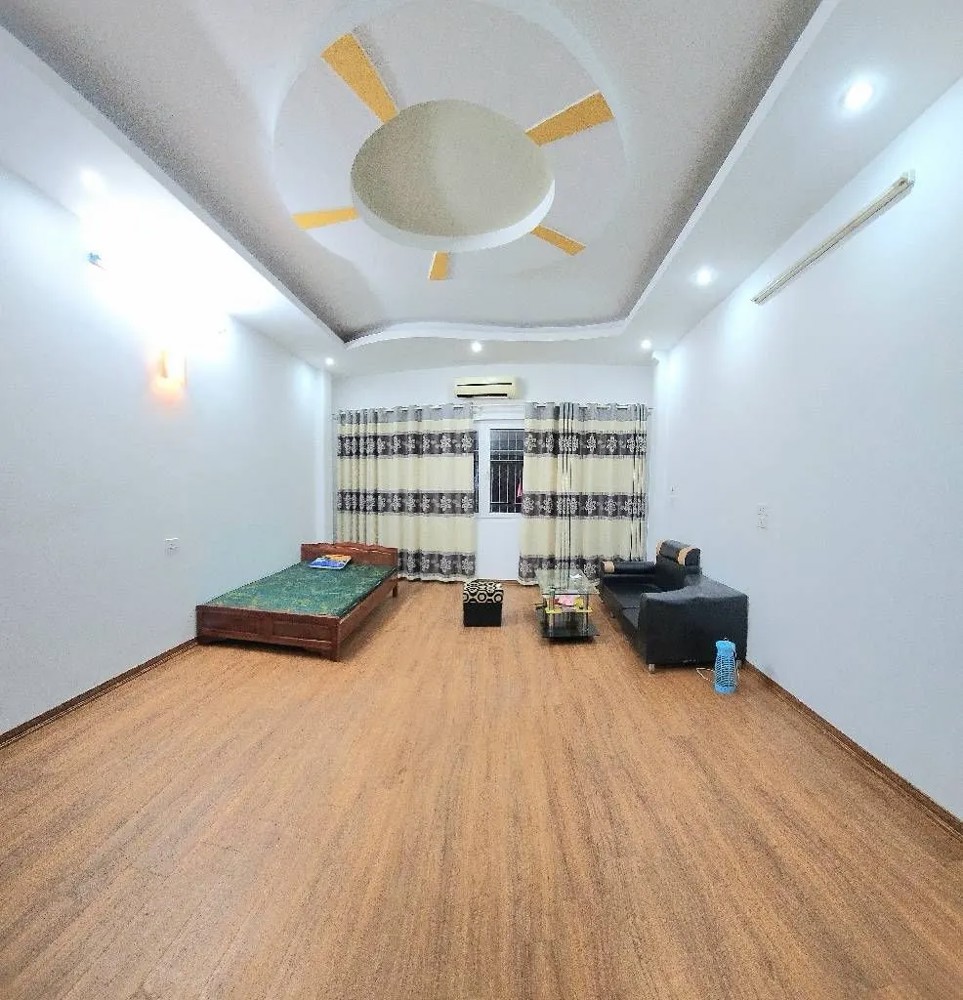 Bán Nhà Nguyễn Phúc Lai 36m2. 5 tầng. mặt tiền 4.6m. giá 12.2 Tỷ Đống Đa