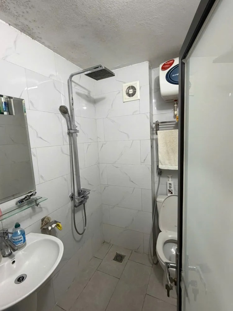 Bán Nhà Nguyễn Khuyến 29m2. 4 tầng. mặt tiền 5.7m. giá 16.8 tỷ Đống Đa Hà Nội