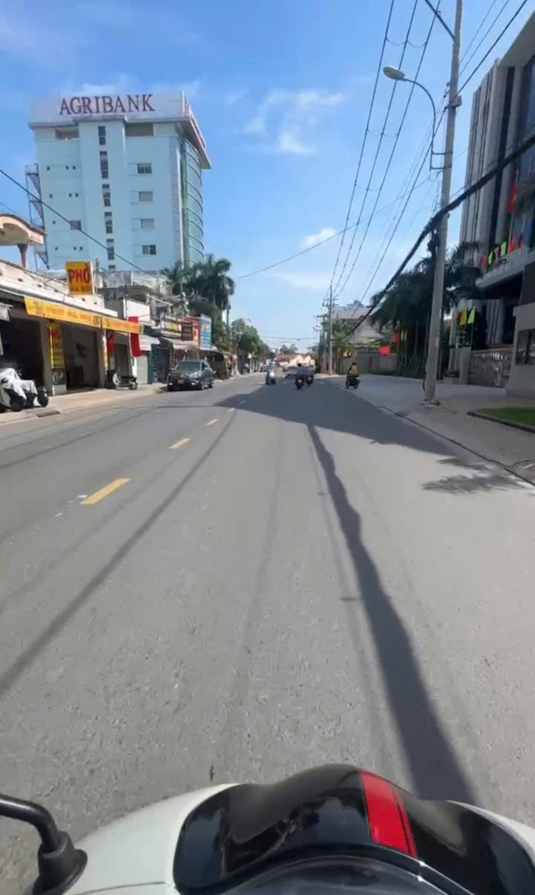 MẶT TIỀN VÀNG (8.82x28) – TRUNG TÂM THỊ TRẤN HÓC MÔN 
GIẢM SỐC 3,5 TỶ