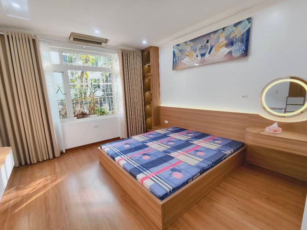 bán nhà tập thể tầng 2  trần quốc hoàn DT 90m 3 ngủ 2 wc lô góc giá 5,250 tỷ