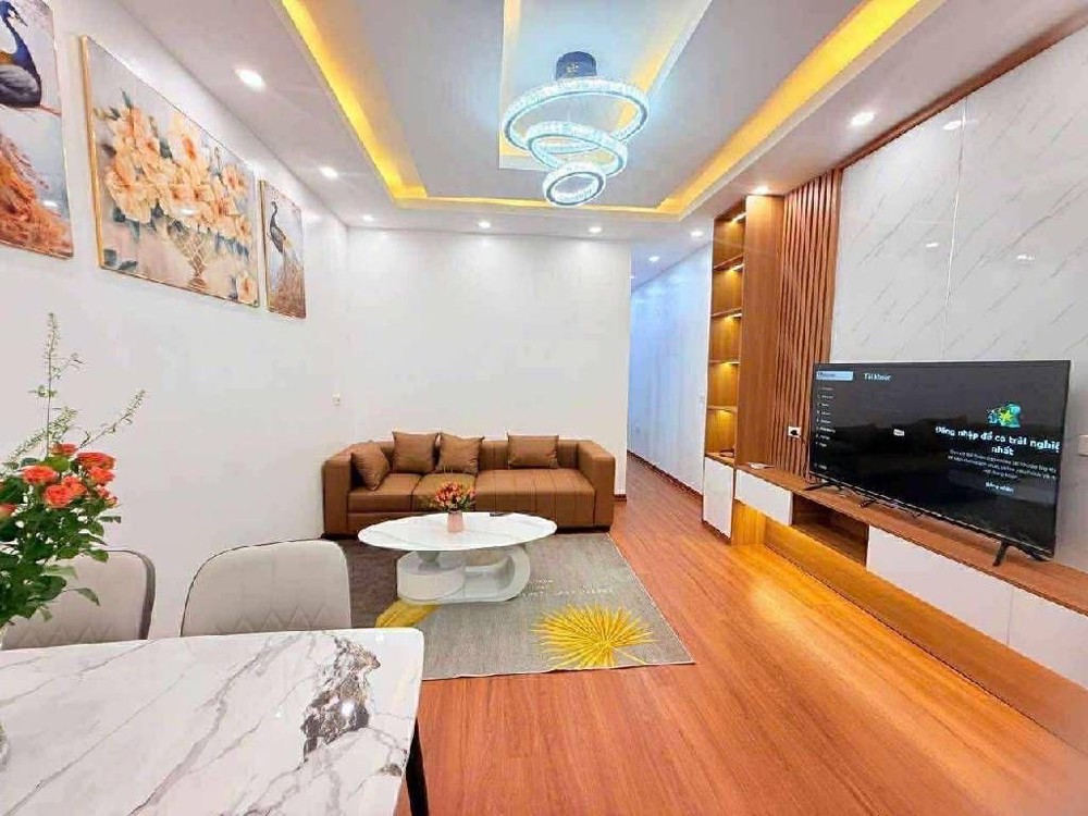 bán nhà tập thể tầng 2  trần quốc hoàn DT 90m 3 ngủ 2 wc lô góc giá 5,250 tỷ