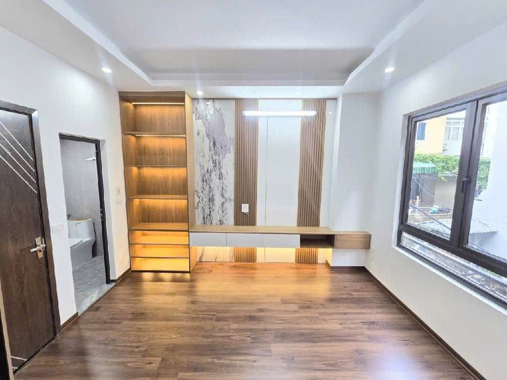 BÁN NHÀ BỒ ĐỀ LONG BIÊN,OTO TRÁNH,THANG MÁY,FULL NỘI THẤT,45M NHỈNH 13 TỶ