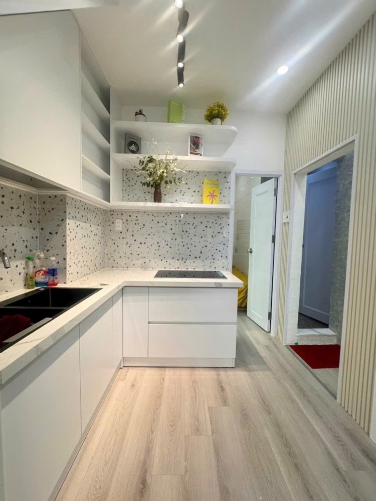 ► Nhà sát MT Lê Duẩn, 2 tầng đẹp, hiện đại, ở ngay, 3.3 tỷ