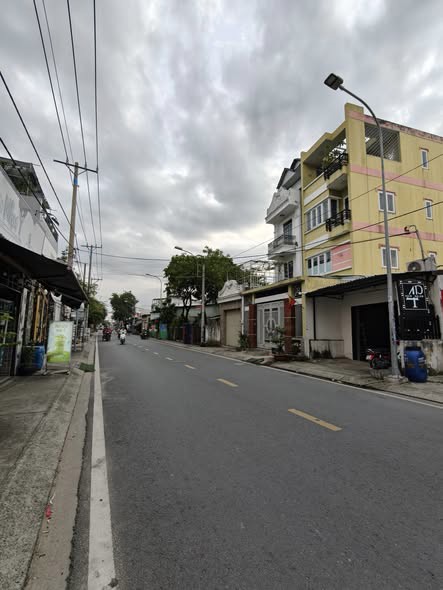 Bán nhà mặt tiền 8x40m nở hậu 10m giá  13,5 tỷ Đường Đông Thạnh 3