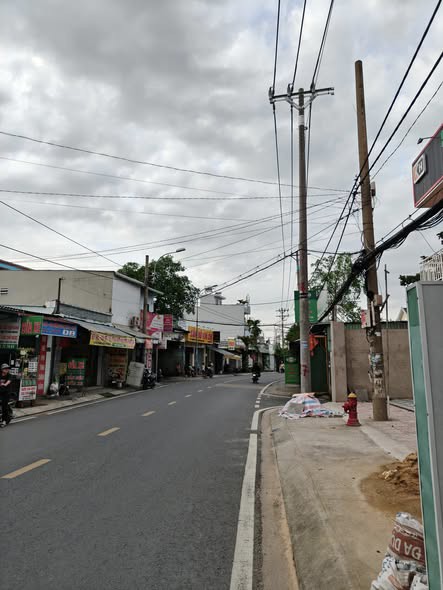 Bán nhà mặt tiền 8x40m nở hậu 10m giá  13,5 tỷ Đường Đông Thạnh 3