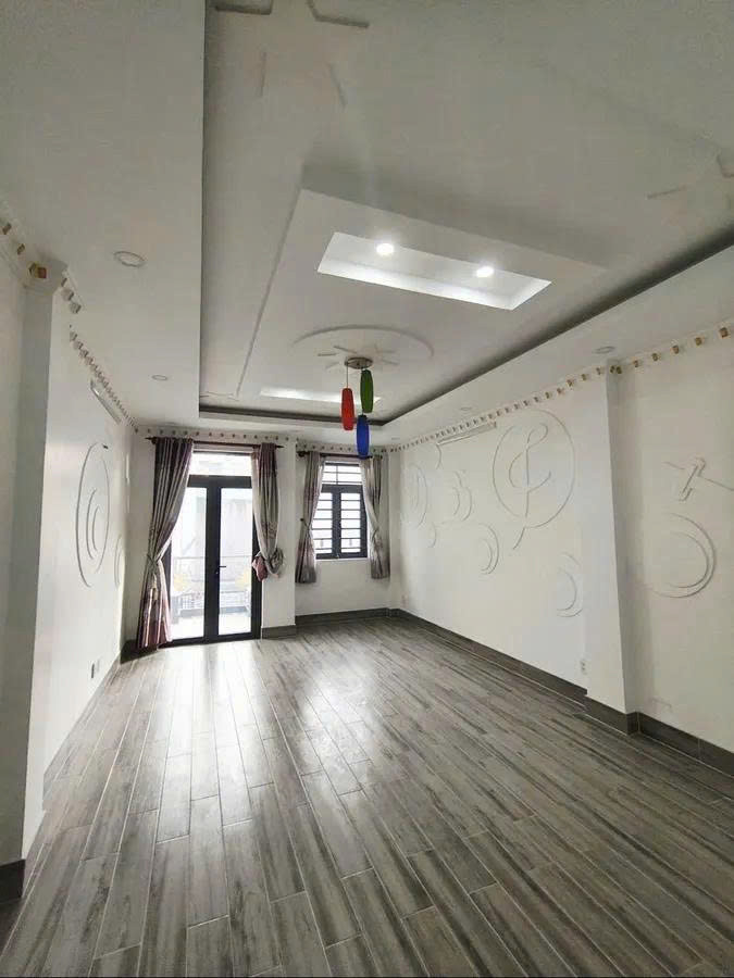 NHÀ ĐẸP BÌNH TÂN – GIÁP TÂN PHÚ – HXH – 4M X 17,5M  – 4 TẦNG – OTO VÀO NHÀ – NHỈNH 7 TỶ