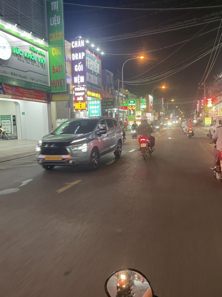 Bán tòa nhà 8,4x30m nhà 6 lầu giá 29 tỷ MT Đường Nguyễn Ảnh Thủ, Q12