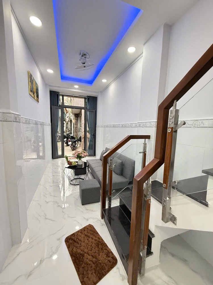 L1649 ⭐️ Ni Sư Huỳnh Liên Tân Bình, SHR, Vuông, 3 tầng, 2.3x7.3m, 2.x tỷ