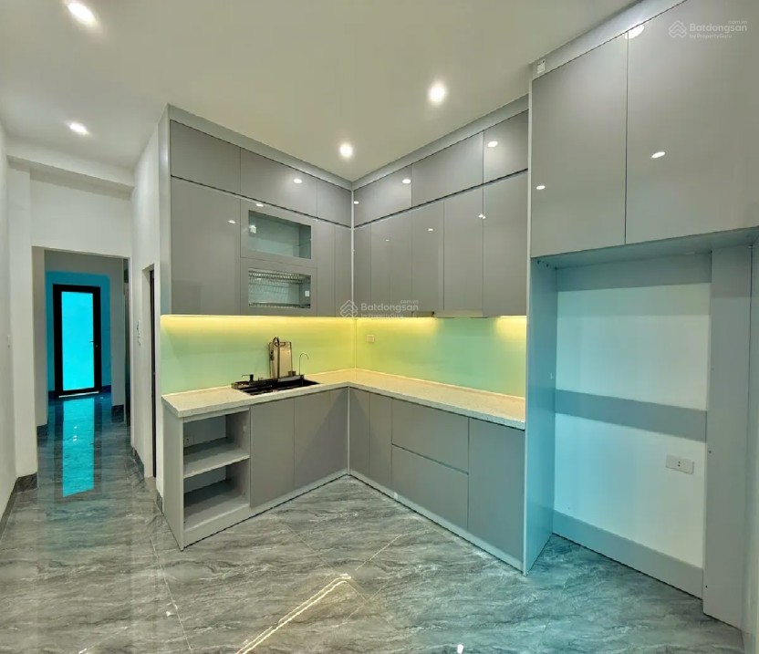 BÁN NHÀ TRUNG TÂM CẦU GIẤY, NGÕ OTO, PHÂN LÔ BÁN CỜ, DT 36M, MT 5M, GIÁ NHỈNH 15 TỶ