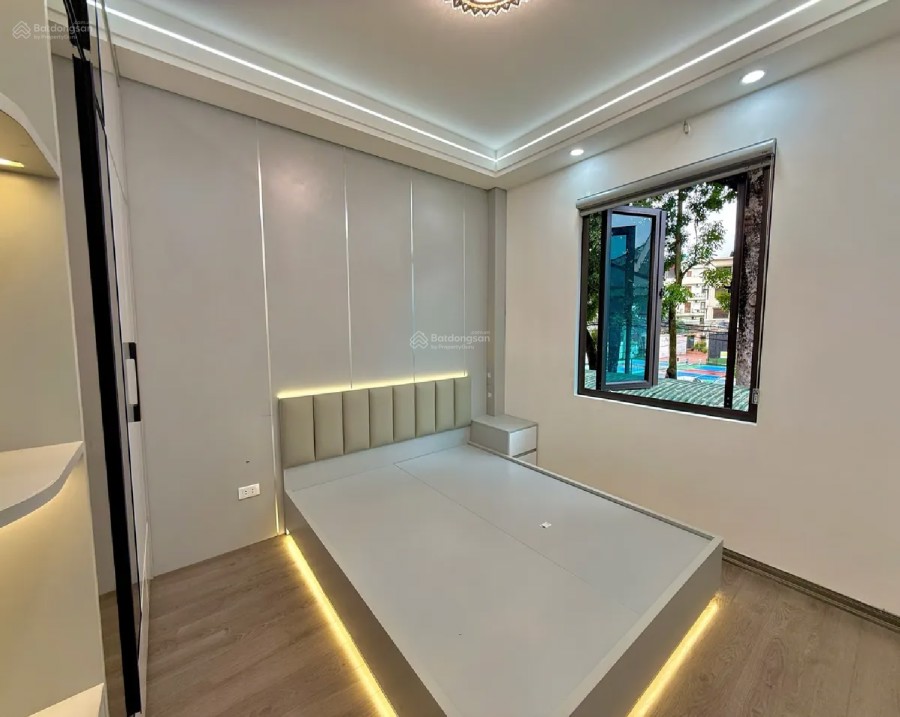 BÁN NHÀ TRUNG TÂM CẦU GIẤY, NGÕ OTO, PHÂN LÔ BÁN CỜ, DT 36M, MT 5M, GIÁ NHỈNH 15 TỶ