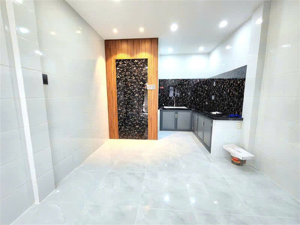 L1655 ⭐️ Giảm 120tr! sát Vincom Plaza Quang Trung GV, SHR, Vuông, 2 tầng, 3.3x7m, 2.x tỷ