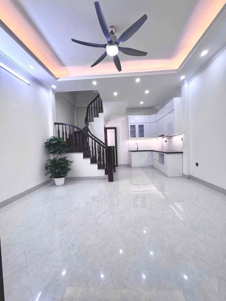 HÀNG HIẾM, SIÊU PHẨM TRUNG TÂM CẦU GIẤY -FULL NỘI THẤT XỊN-Ở NGAY - GẦN PHỐ _ 5 TẦNG – 30M2