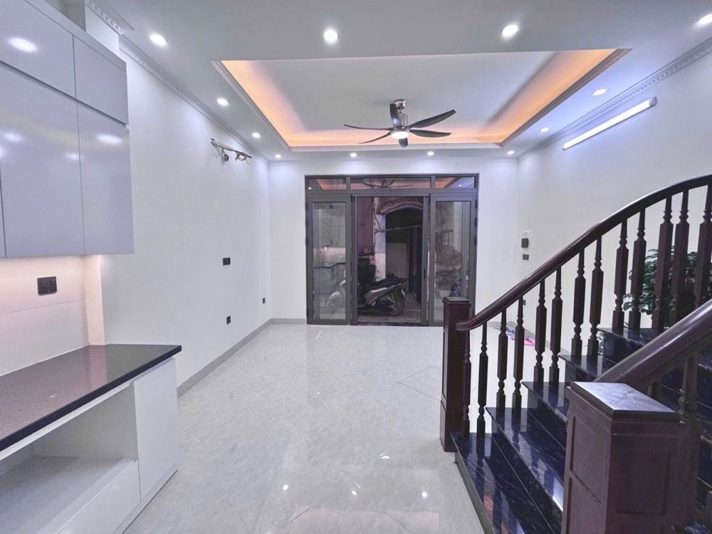 HÀNG HIẾM, SIÊU PHẨM TRUNG TÂM CẦU GIẤY -FULL NỘI THẤT XỊN-Ở NGAY - GẦN PHỐ _ 5 TẦNG – 30M2