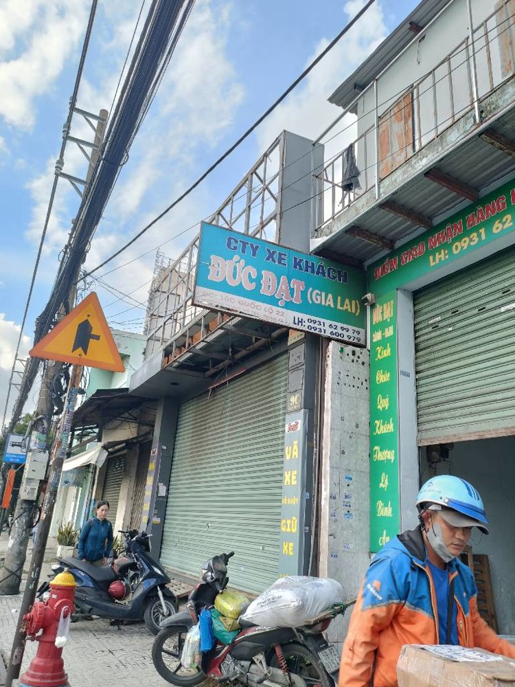 Bán nhà Măt Tiền  Q.12, Trung Mỹ Tây, QL22, 180m2, 3 tầng, 4PN