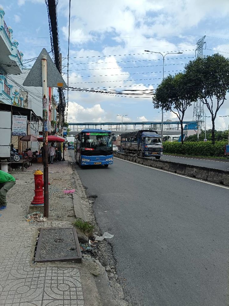 Bán nhà Măt Tiền  Q.12, Trung Mỹ Tây, QL22, 180m2, 3 tầng, 4PN