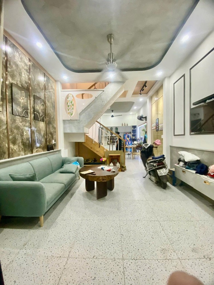 SIÊU PHẨM NHÀ 4 TẦNG SANG TRỌNG HXH GẦN CHỢ, BẾN XE BUÝT HIỆP THÀNH, QUẬN 12