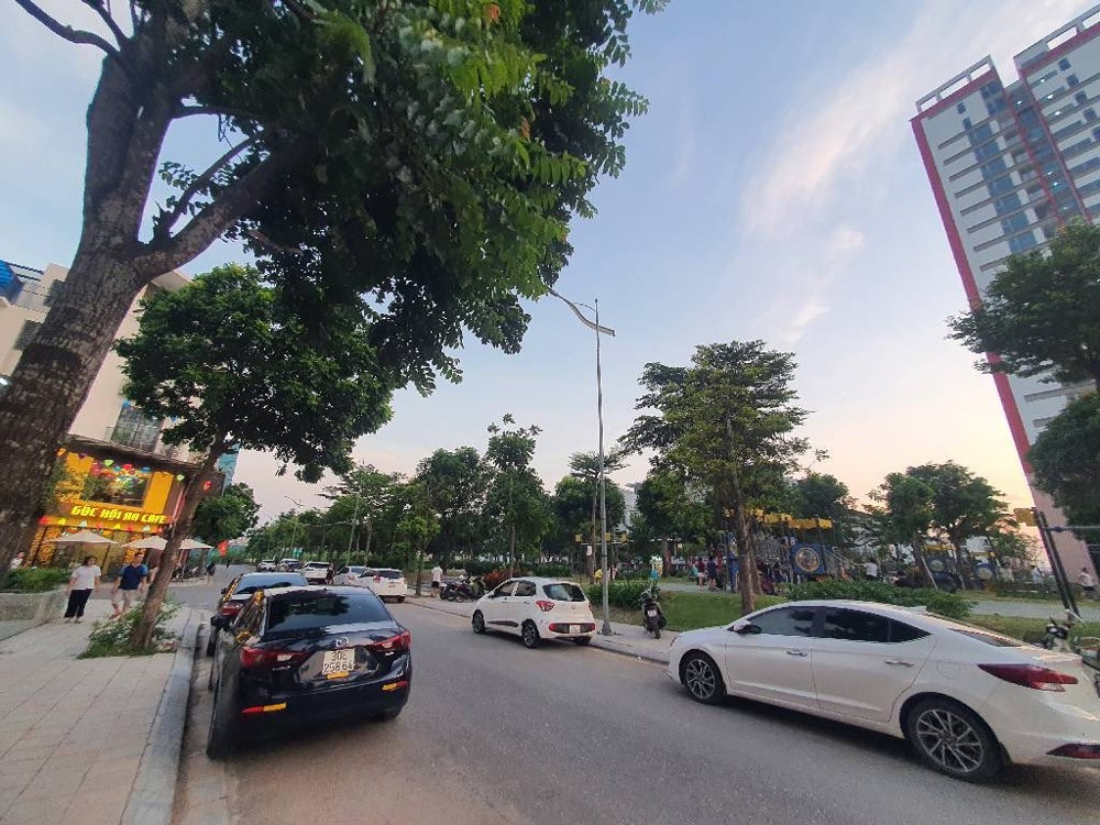 Đất TDC Ngọc Thuỵ 42m x 4m2 hình siêu đẹp. 2 mặt đều oto