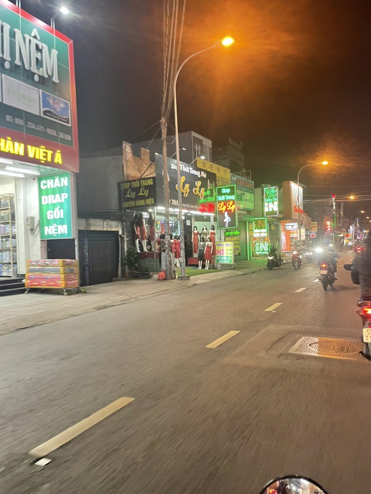 Bán nhà mặt tiền 7,5x28m giá 18,5 tỷ TL, Mặt tiền Nguyễn Ảnh Thủ, Quận 12