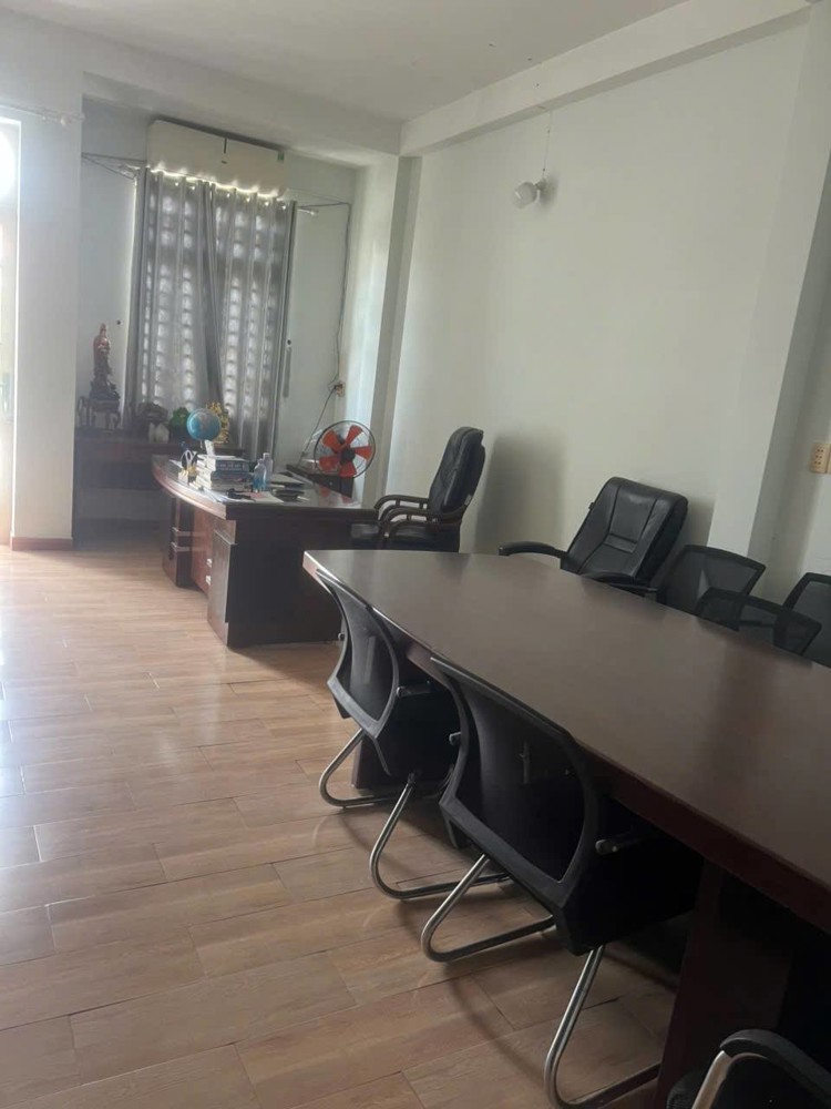 Bán nhà mặt tiền 4 tầng 4x20m giá 6,69 tỷ Đường Lâm Thị Hố