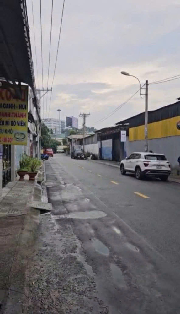 BÁN GẤP NHÀ XƯỞNG SIÊU ĐẸP ĐÔNG HƯNG THUẬN 17, Q12 – DT 2.563m² – GIÁ CHỈ 65 TỶ