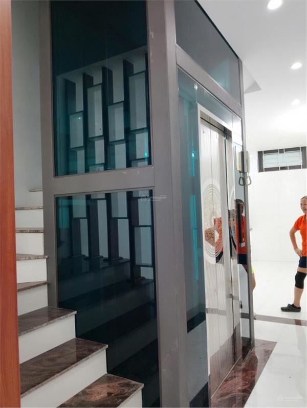 Chủ hạ giá nhà cần bay luôn ô tô tải vào tận cửa- xuân la, tây hồ