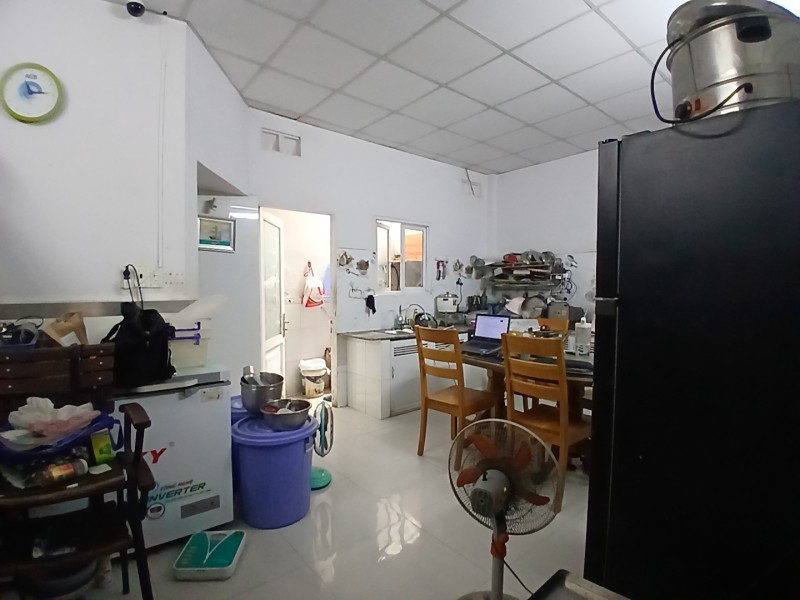 Bán nhà đường 359, Phước Long B, Q.9, TP HCM. DT 98m2, 2 tầng, 3PN. Sổ hồng riêng, giá 7,05 tỷ