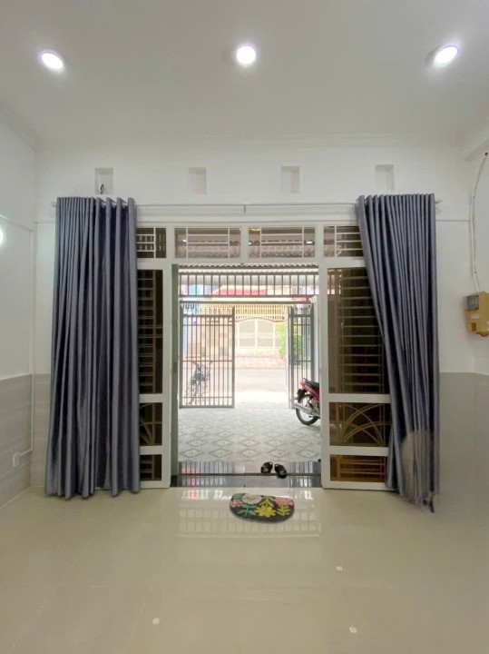 Giảm 900 triệu bán gấp căn nhà góc 2 mặt tiền đường Số 19 KDC Bình Hưng ngay bx Q8