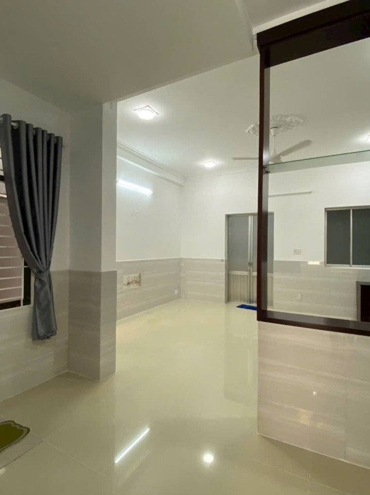 Giảm 900 triệu bán gấp căn nhà góc 2 mặt tiền đường Số 19 KDC Bình Hưng ngay bx Q8