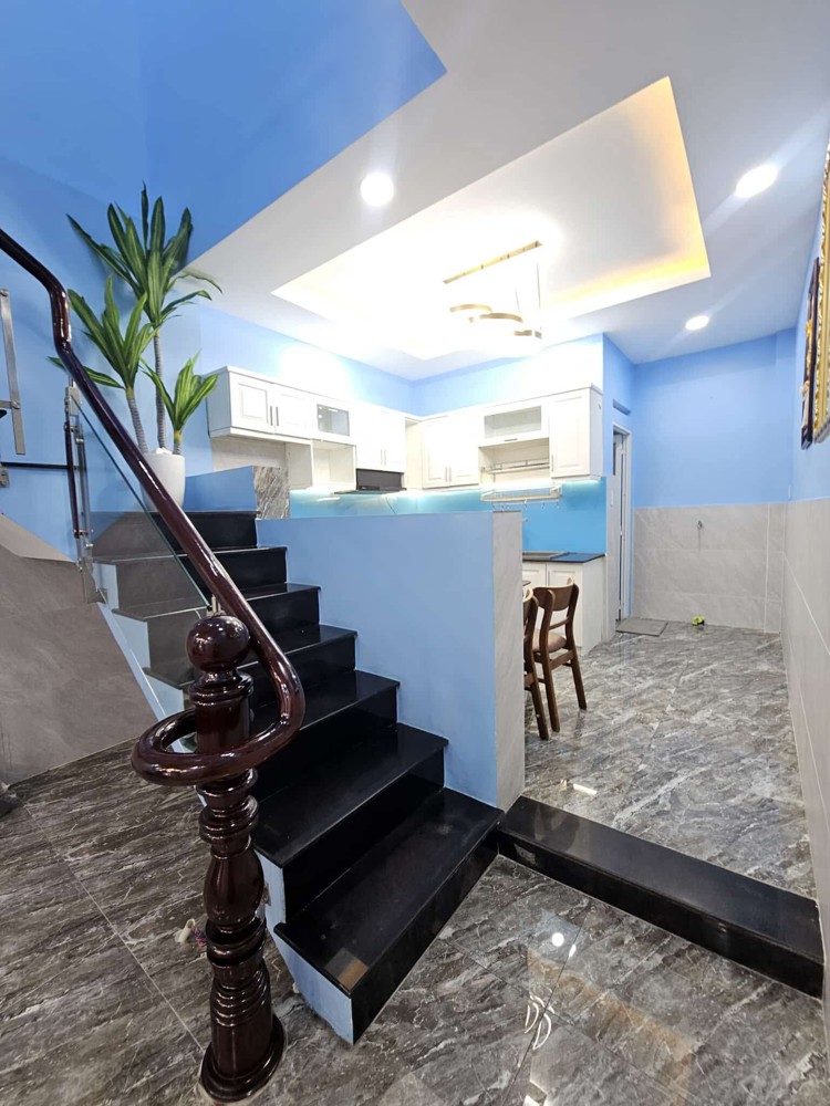 NHÀ 2 TẦNG 47M2, SÁT BÊN NGÃ TƯ NGUYỄN ẢNH THỦ VÀ TÔ KÝ. CHỦ XÂY TÂM HUYẾT, TRUNG MỸ TÂY, QUẬN 12