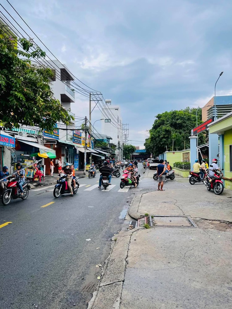 Bán nhà mặt tiền 5 tầng 9,32x23m giá 26,5 tỷ Đường Chung Thị Minh