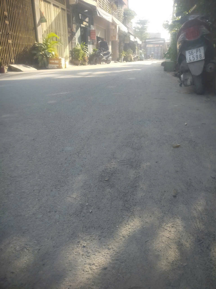 NHÀ (9.3x33) SHR TRUNG CHÁNH – MẶT TIỀN ĐƯỜNG NHỰA – SÁT TÔ KÝ – DIỆN TÍCH KHỦNG!