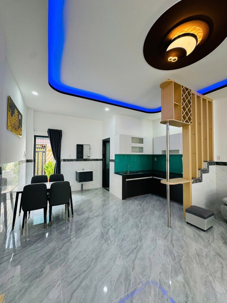 Bán nhà đường số 6,  Tăng Nhơn Phú B, Q9, TP HCM. DT 55m2, 2 tầng, 2PN, SH. Giá 5.59  tỷ. LH: